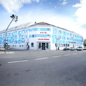Lenas Donau Hotel Hotel in zona Torre Danube