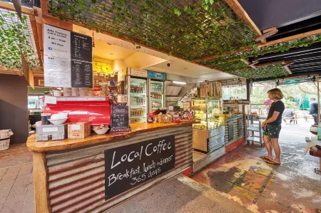 Arts Factory by Nomads Отели в г. Binna Burra