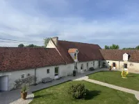 Le Clos des Châteaux Hotels in Contres