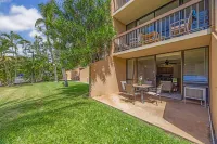 Ground Floor Condo Walking Distance to Beach Hotels near Kalepolepo Beach Park