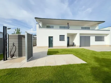 Luxurious Villa Möwengeflüster - 220sqm apartment for max. 8 guests + sauna by the lake