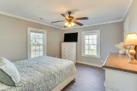 Close to Shops, Eats & Hospital: Roxboro Retreat - 2 étoiles
