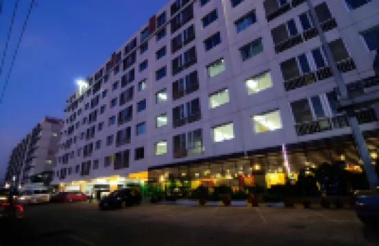 โรงแรมเซ็นทริคเพลส โรงแรมใกล้เอ็มอาร์ที เพชรบุรี