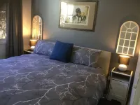 Pyrenees Farm Stay AmphitheatrePet friendly) Bed and Breakfast.
