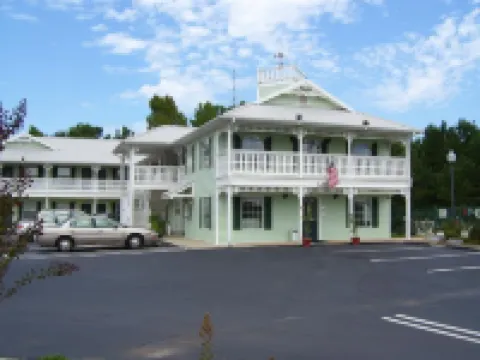 Woodstream Inn
