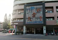 Crystal Hotel - Pet friendly