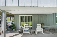 Unique Retreat w/ Private Patio, 4 King Beds & BBQ
