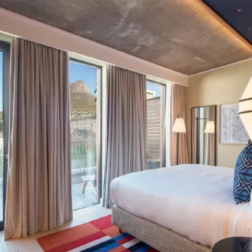Canopy by Hilton Cape Town Longkloof Отели рядом с достопримечательностью «Клифтонские Пляжи»