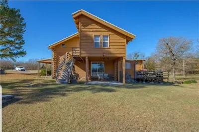 Primrose Family Lodges Hotels near Cross Bar Ranch Off-road Park
