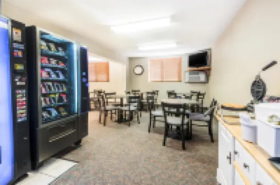 슈퍼 8 바이 윈덤 헤이스