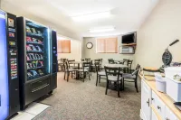 Super 8 by Wyndham Hays KS Hotels in Hays