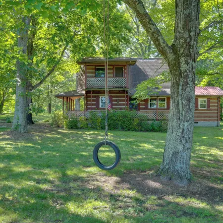 Spacious Yard + Fire Pit: Afton Family Cabin!