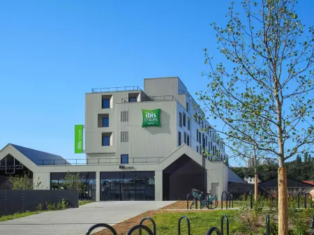 Ibis Styles Paris Romainville Отели рядом с достопримечательностью «Chapelle Notre-Dame-de-l'Étoile de Bobigny»