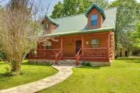 Secluded Oakland Cabin w/ Private Yard! - WiFi
