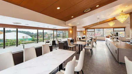 UE GARDEN RESORT Отели рядом с достопримечательностью «Сирахата»