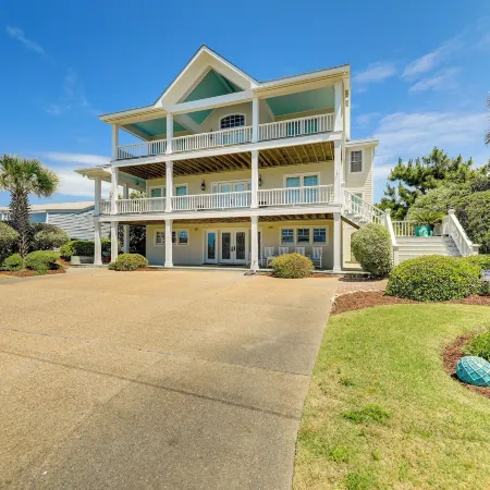 Atlantic Beach Condo - Walk to Beaches!