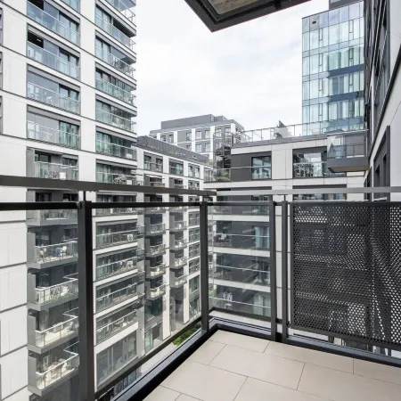 Warsaw Night Apartments MennicaResidence Отели рядом с достопримечательностью «Беляны»