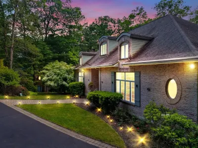 Fancy Poconos Castle & Indoor MEGA 10+ Hot Tub Hotels in 