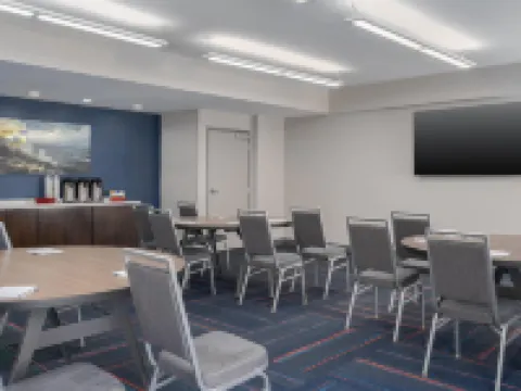 Hampton Inn Altoona Hotels in Logan Township