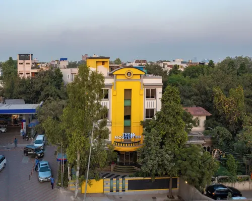 The Hosteller Delhi โรงแรมใกล้วัดดอกบัว(วัดโลตัส)