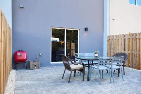 Prime Townhouses Near Design District