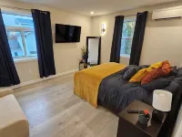 The Country Guest House Hotels in Clarington