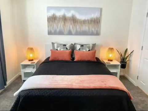 Casa Del Rio - Across from Rotary Park, River, Boat launch, swimming & fishing Отели в г. Буллхед Сити