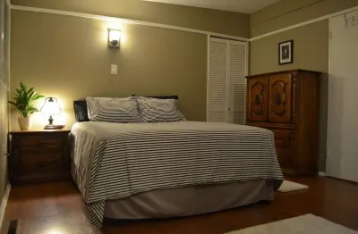 Cozy Mid Century Home Hotel in zona Riverhouse