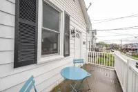 The Covington Cottage Modern 2 Bdr Charmer Hotels in Covington