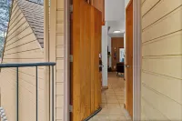 Scenic 1 Bedroom W/Loft at Mount Bachelor Resort!