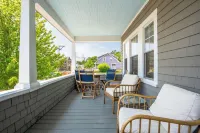 Steps to Beach & Downtown OGT - Screened in Porch