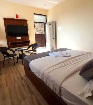 Aries Inn Hotel in zona Swarg Niwas Temple