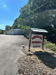 Spacious 3 bedroom apartment 3 miles from Wolf Creek Dam. Pet friendly!