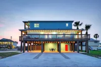 Newly Built Outdoor Living View Boat Parking 50 Shades of Blue by AvantStay