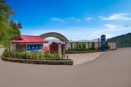 Keys Select by Lemon Tree Hotels Kufri Himachal Pradesh Отели в г. Куфри