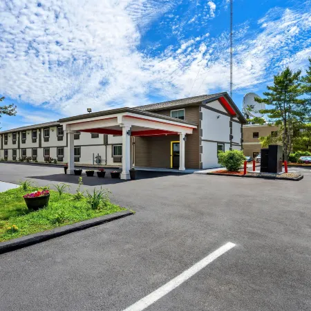 Super 8 by Wyndham Lewiston Auburn Area