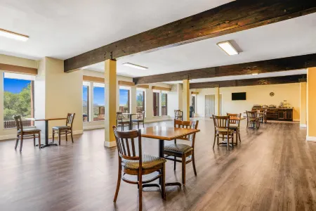 Baymont by Wyndham Cortez