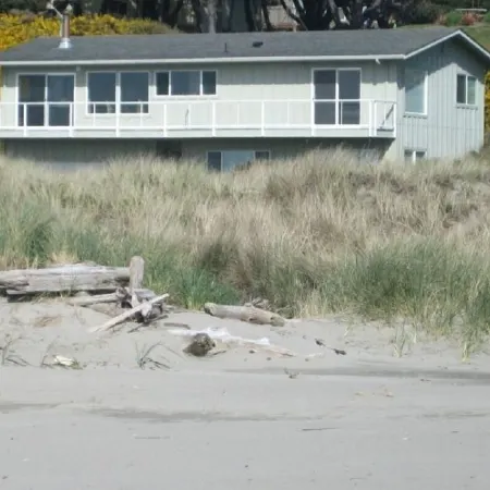 Ocean Front ON the Beach - 14 Minutes to Bandon Dunes Golf! Spectacular Views!