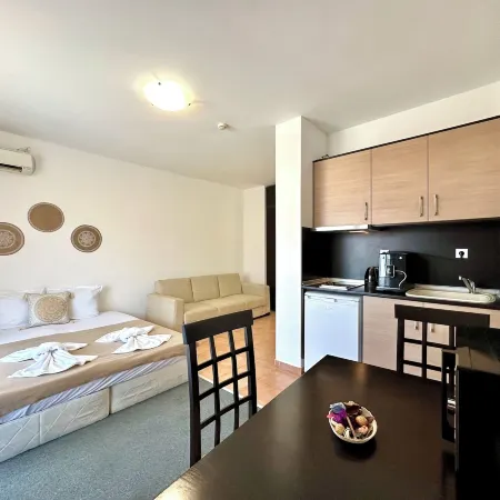 Menada Ravda Apartments