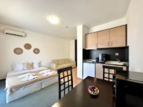 Menada Ravda Apartments