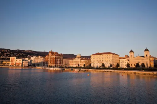 URBANAUTS STUDIOS Ginnastica