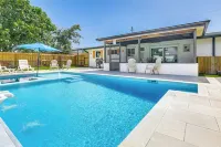 Swim, Game & Bbq: Family Retreat in Stuart - Family
