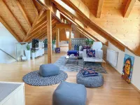 Villa Seekirchen: Exclusive living with private pool and garden for families