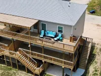 Turtle's Pace -Beachfront Condo