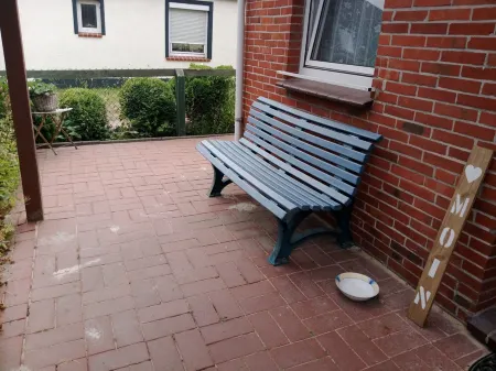 Neu Inseriert! Ferienwohnung Warfthuus in dem Wunderschönen Warftendorf Rysum Отели в г. Крумхёрн