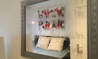 Huswell Artsy Family Apartment in City Center