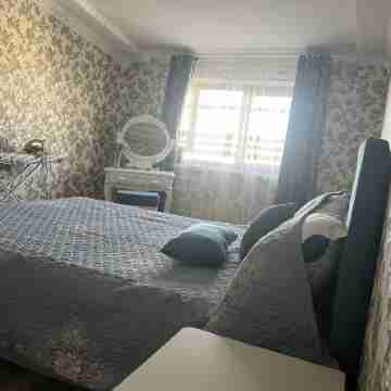 Cozy apartments 5 minutes from the rail station Rooms