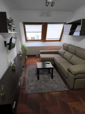 Centrally located, views and with garage. Отели рядом со станцией Arcade