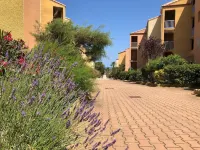 Apartment sea & pool view Hotels in Fleury