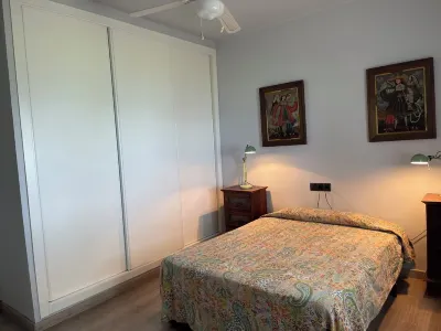 Beautiful home at the beach Camping Playa de Mazagon附近的飯店